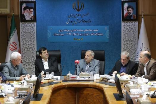 آیا حقوق کارکنان دولت ترمیم می‌شود؟