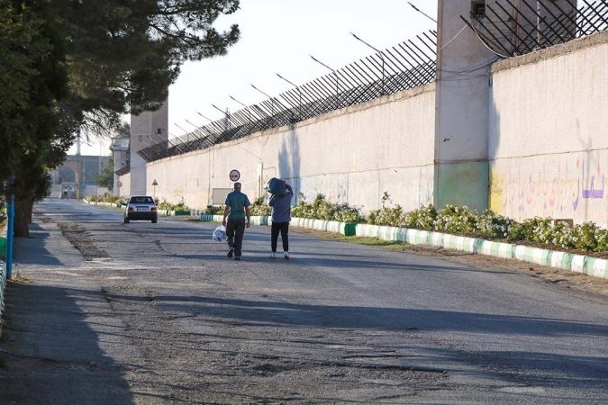 آزادی ۲ برادر پس از ۲۷ سال از زندان قزلحصار کرج