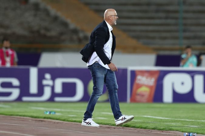 بوژوویچ از استقلال شکایت کرد