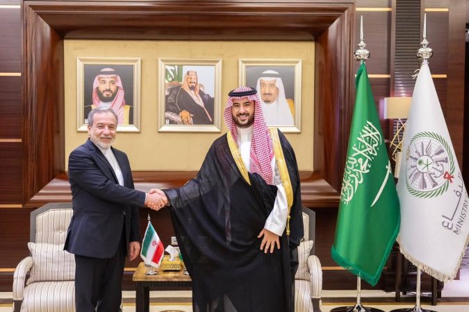 وزیر دفاع عربستان: با عراقچی جنبه‌های مختلف همکاری‌های دوجانبه را بررسی کردیم