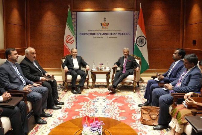 تاکید عراقچی بر وظیفه تاریخی ایران به‌عنوان حافظ امنیت در تنگه هرمز