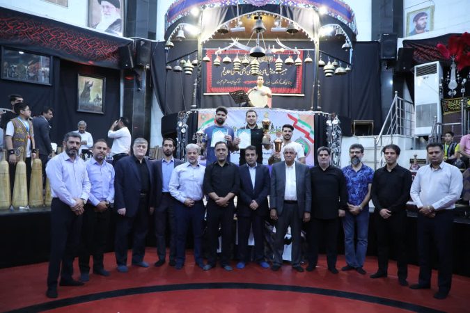 مراسم اهدای مدال و احکام قهرمانی توسط دکتر امیاری