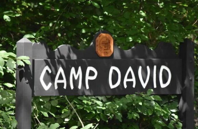 گزارش آکسیوس از نشست محرمانه مشاوران ترامپ در کمپ دیوید درباره ایران و یمن