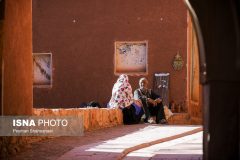 ردای قرمز پاییز بر تن ابیانه