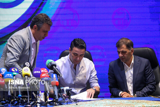 قرارداد نکونام رسمی نیست/ قرارداد ۲۷ میلیاردی مانع جدید آبی‌ها