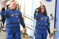 فضانوردان گیرافتاده در فضا: حتی نمی‌دانستیم می‌توانیم به زمین برگردیم یا نه؟