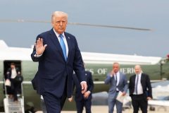 ترامپ نسخه می‌پیچد؛ داروی تعرفه‌ها بازار جهانی را به لرزه انداخت!