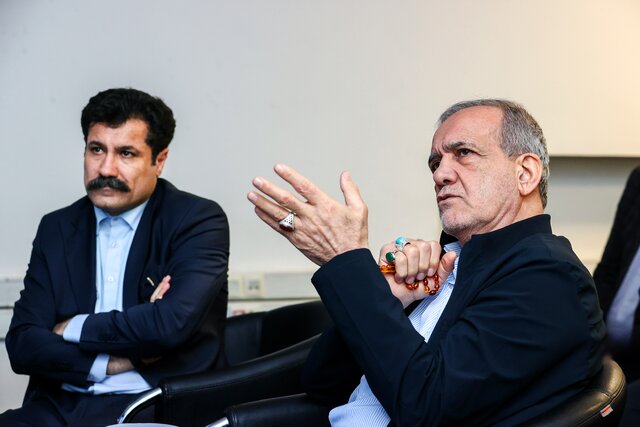 پزشکیان: برنامه‌های توسعه با تکیه بر داده‌های دقیق از ظرفیت‌های هر منطقه تدوین شود