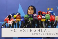 توضیح عجیب سخنگوی استقلال به هواداری از پرسپولیس/ سیما: اگر مشکلی پیش آمد نقدها را می‌پذیرم!