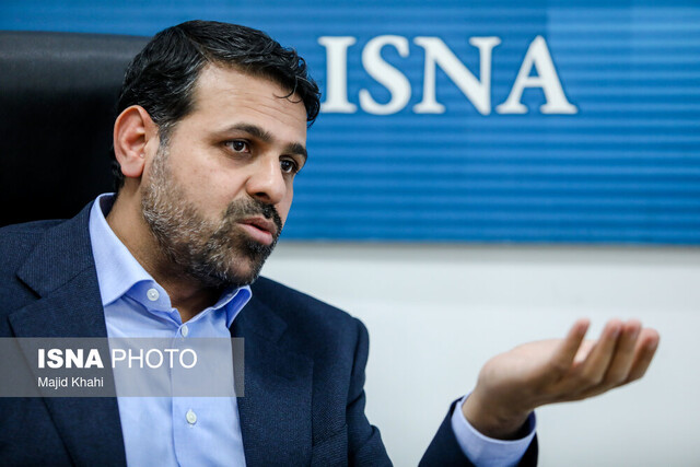 نادری: بزرگ‌ترین «گرا» به دشمن انکار بحران توسط مسئولان است