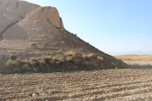 تلِ باستانی ضحاک در شهرستان فسا آب می رود