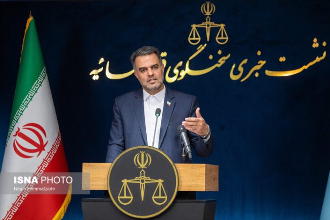 کاظمی: تنها ۱۳ بانک کفایت سرمایه دارند/ امکان وصول مطالبات بانک مرکزی از بانک ایران‌زمین