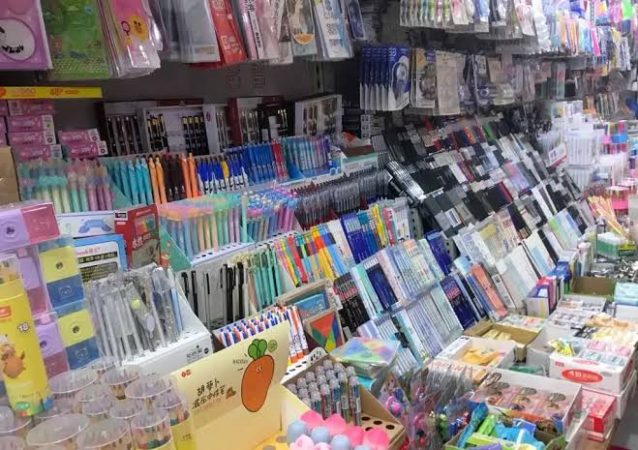 پویش ملی مهر علوی تامین نوشت‌افزار برای۳۲۵ هزار دانش اموز کم برخوردار