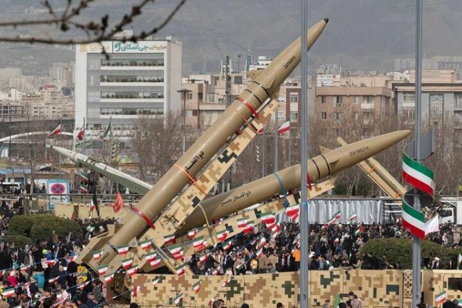وال استریت ژورنال: ایران همچنان ذخایر قابل‌توجهی موشک و پهپاد دراختیار دارد