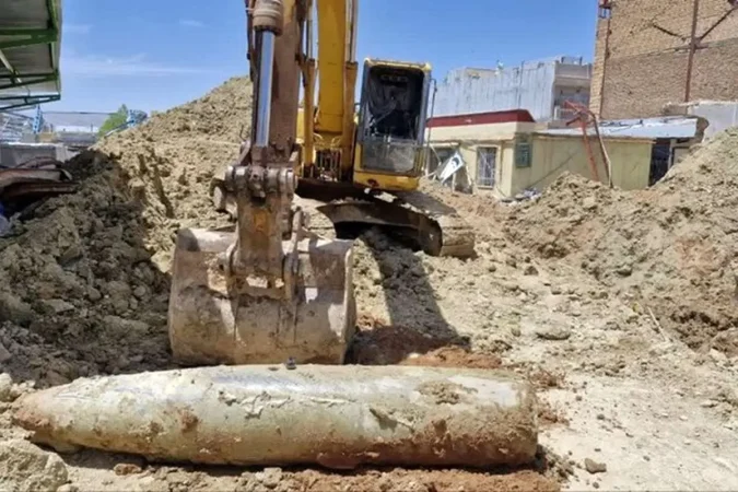 خنثی‌سازی بمب یک‌تنی در شهرستان دلفان لرستان